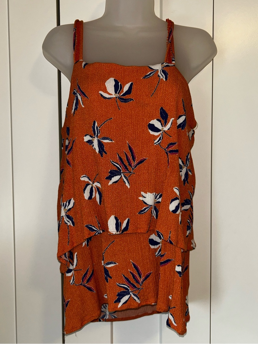 Studio B by Bobeau gauzy summer top rust navy print size L